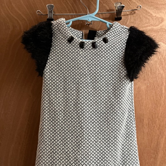 Duex Par Duex Black and White with fur sleeves girl’s size 6 - Picture 3 of 3